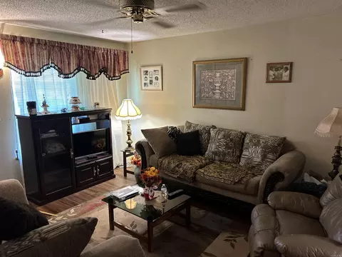 2800 Claremont Dr, Pine Bluff, AR 71603 photo 2