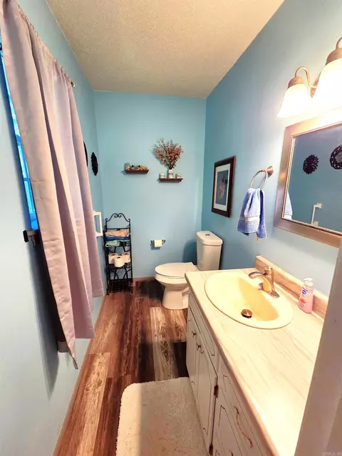 Bath - 2701 Ozark St, Mena, AR 71953 photo 1 of 2