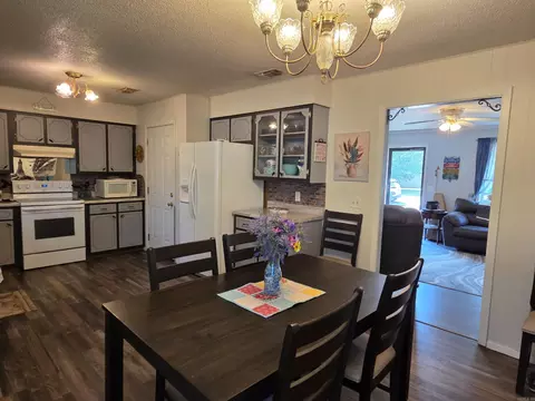 Dining - 2701 Ozark St, Mena, AR 71953 photo 2 of 2