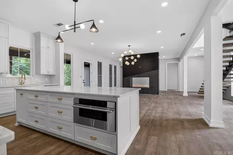 Kitchen - 1078 Sungate Dr, Alexander, AR 72002 photo 2 of 4