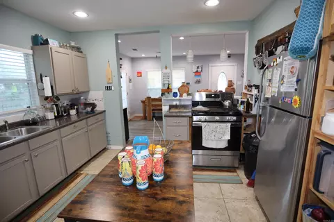 Kitchen - 407 Oak, Warren, AR 71671 photo 2 of 4