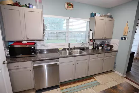 Kitchen - 407 Oak, Warren, AR 71671 photo 3 of 4