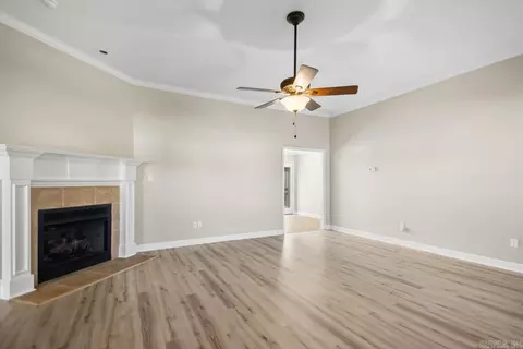Living - 4426 Mandy Crk, Benton, AR 72015 photo 2 of 4