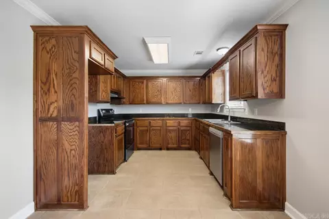 Kitchen - 4426 Mandy Crk, Benton, AR 72015 photo 1 of 3
