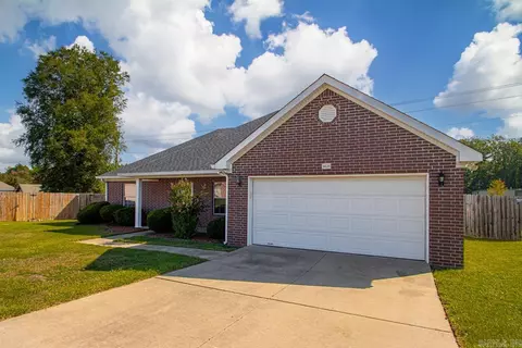 Exterior - 4426 Mandy Crk, Benton, AR 72015 photo 2 of 6