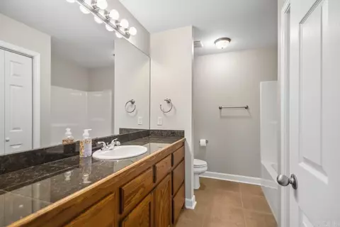 Bath - 4426 Mandy Crk, Benton, AR 72015 photo 3 of 3