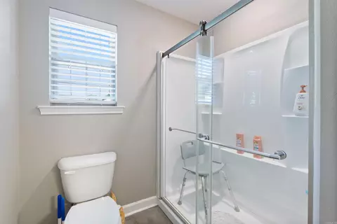 Bath - 1410 E Siebenmorgen Rd, Conway, AR 72032 photo 3 of 3