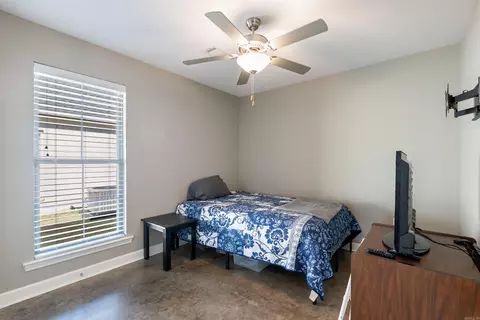 Bedroom - 1410 E Siebenmorgen Rd, Conway, AR 72032 photo 1 of 4