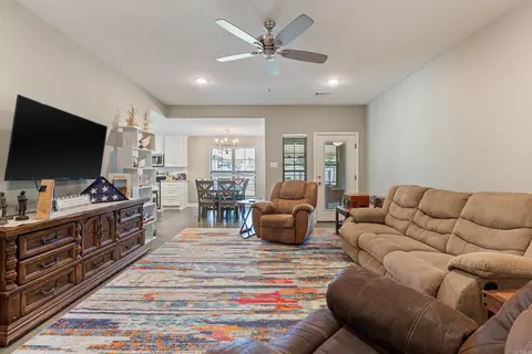 Living - 1410 E Siebenmorgen Rd, Conway, AR 72032 photo 1 of 2