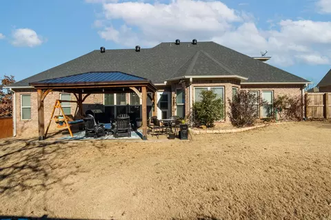 Exterior - 807 Cascade Dr, Cabot, AR 72023 photo 3 of 5