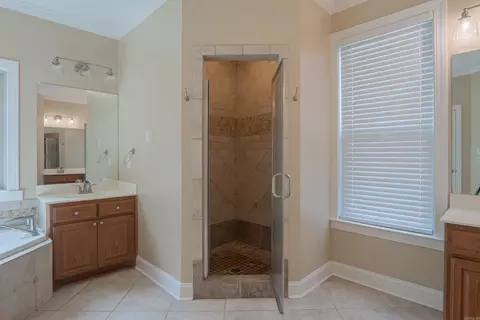 Bath - 807 Cascade Dr, Cabot, AR 72023 photo 10 of 12