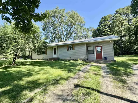 214 Mcvey St, Calico Rock, AR 72519