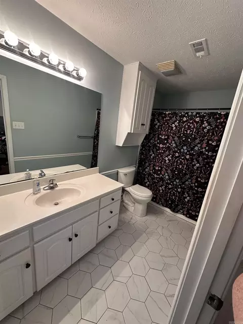 Bath - 1070 Highland, Cabot, AR 72023 photo 1 of 2
