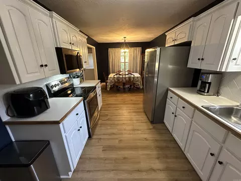Kitchen - 1070 Highland, Cabot, AR 72023 photo 1 of 3