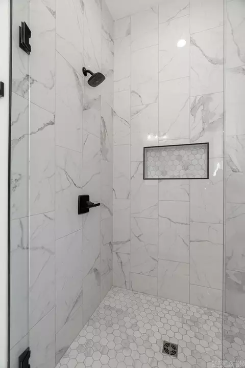 Bath - 2505 Collins Dr, Conway, AR 72034 photo 3 of 8