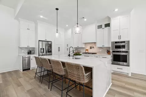 Kitchen - 2505 Collins Dr, Conway, AR 72034 photo 7 of 8
