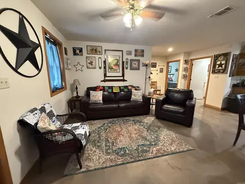 Living - 409 E 13th St, Murfreesboro, AR 71958 photo 1 of 8