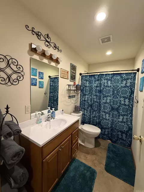 Bath - 409 E 13th St, Murfreesboro, AR 71958 photo 2 of 2