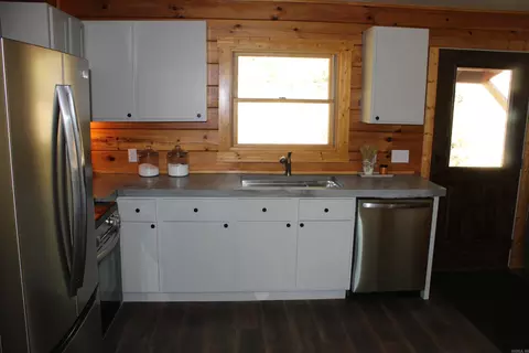 Kitchen - 5354 Endline Rd, Marshall, AR 72650 photo 1 of 2