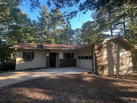 10 Totana Pl, Hot Springs Village, AR 71909