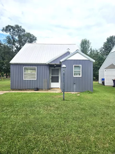 210 E Cowling St, Ashdown, AR 71822