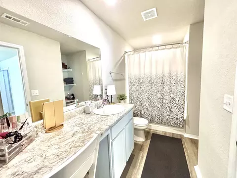 Bath - 23 Candlelight Dr, Conway, AR 72032 photo 2 of 3