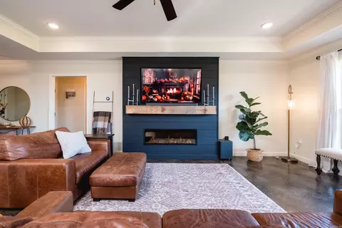 Living - 1810 Jaguar Dr, Conway, AR 72032 photo 3 of 6
