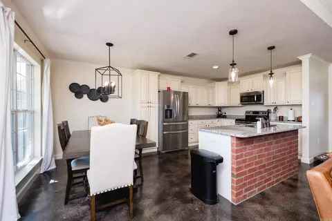 Kitchen - 1810 Jaguar Dr, Conway, AR 72032 photo 3 of 7