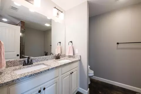 Bath - 1810 Jaguar Dr, Conway, AR 72032 photo 2 of 3
