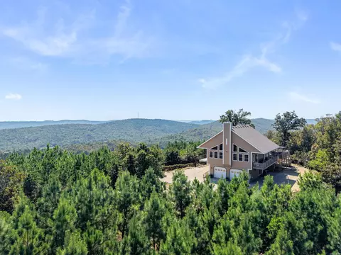 300 Hazelnut Pl, Hot Springs, AR 71909