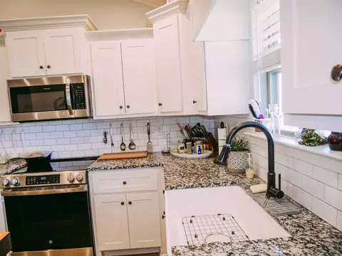 Kitchen - 10 Patti Cv, Ward, AR 72176 photo 3 of 5