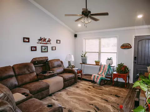 Living - 10 Patti Cv, Ward, AR 72176 photo 2 of 2
