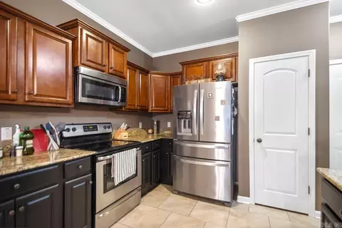 Kitchen - 1601 Katrina Dr, Bryant, AR 72022 photo 2 of 3