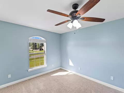 Bedroom - 224 Bobwhite Trl, Lonoke, AR 72086 photo 3 of 4