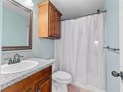 Bath - 224 Bobwhite Trl, Lonoke, AR 72086 photo 7 of 7