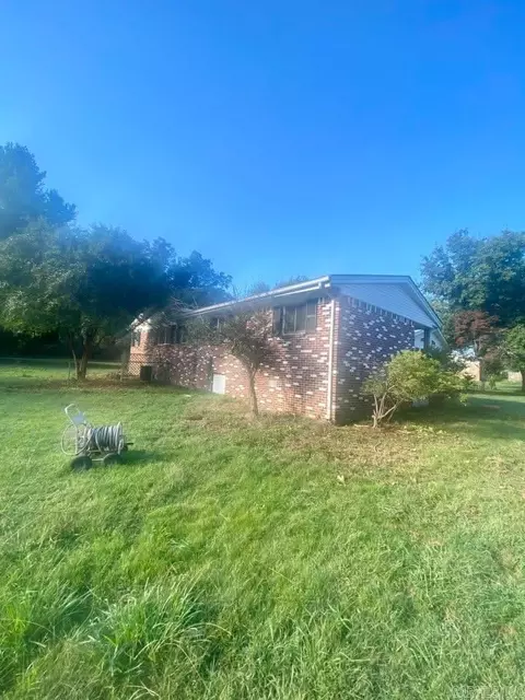 219 E Mcclendon St, Batesville, AR 72501 photo 3