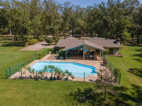 7438 Cross Rd, Pine Bluff, AR 71603 photo 2
