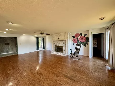 275 S Spring St, Melbourne, AR 72556 photo 2