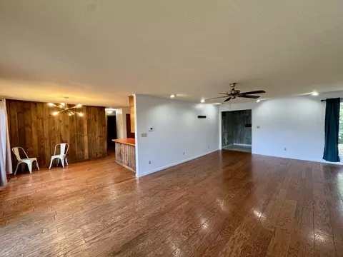 275 S Spring St, Melbourne, AR 72556 photo 6