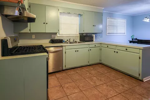 Kitchen - 1308 Hillcrest Dr, Conway, AR 72034 photo 1 of 1