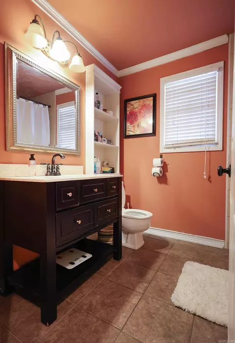 Bath - 1308 Hillcrest Dr, Conway, AR 72034 photo 1 of 1