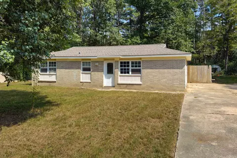 13801 Clayton Dr, Mabelvale, AR 72103