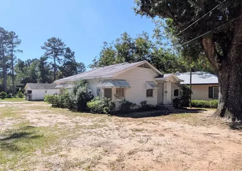 731 Davies St, Camden, AR 71701