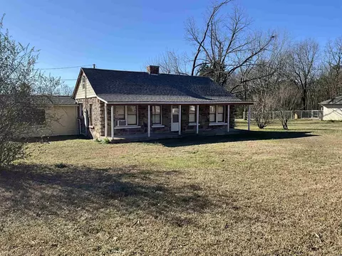 2210 Missouri Ave, Mena, AR 71953