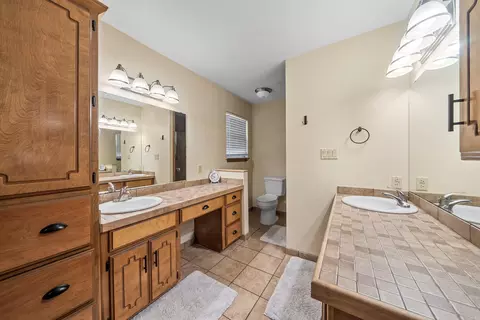 Bath - 415 Crooked Rd, De Queen, AR 71832 photo 1 of 5