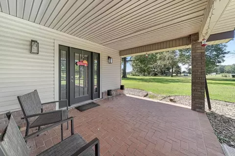 Exterior - 415 Crooked Rd, De Queen, AR 71832 photo 3 of 12