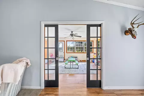 Entry Way - 415 Crooked Rd, De Queen, AR 71832 photo 1 of 3