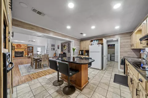 Kitchen - 415 Crooked Rd, De Queen, AR 71832 photo 4 of 4