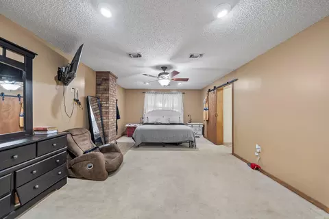 Bedroom - 415 Crooked Rd, De Queen, AR 71832 photo 1 of 3