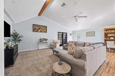 Living - 415 Crooked Rd, De Queen, AR 71832 photo 1 of 1